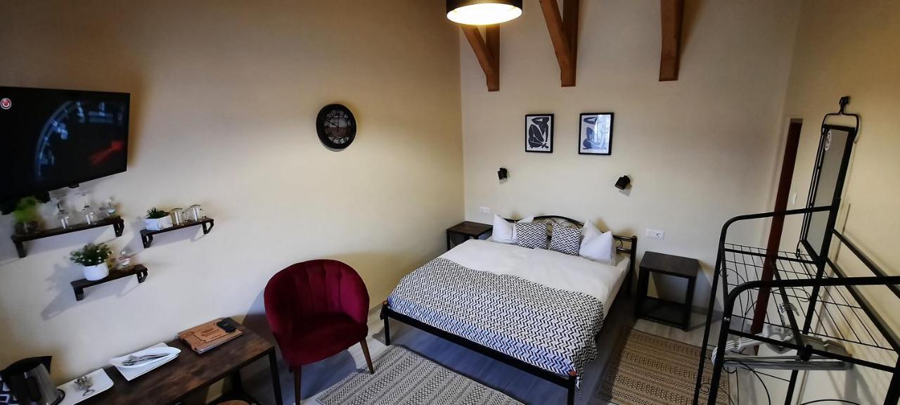 Bed and Breakfast Korona Panzio Одорхею-Секуєск Екстер'єр фото